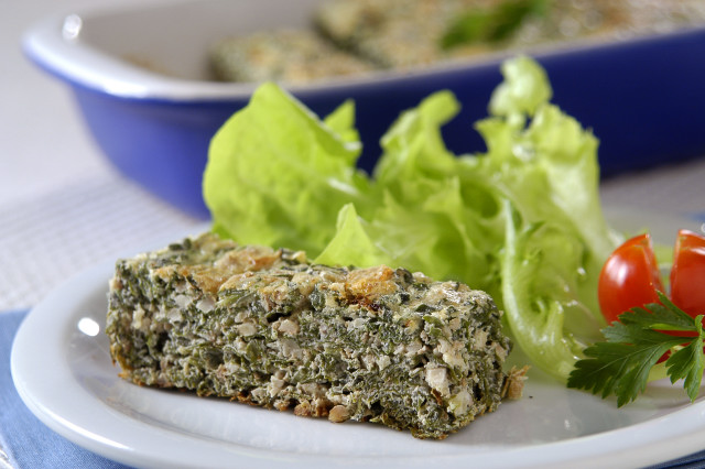 Bolo de espinafre e nozes. Receita: Cinthya Maggi. Créditos da imagem: Lang